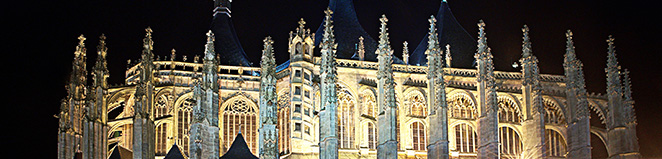 Noc v katedrále